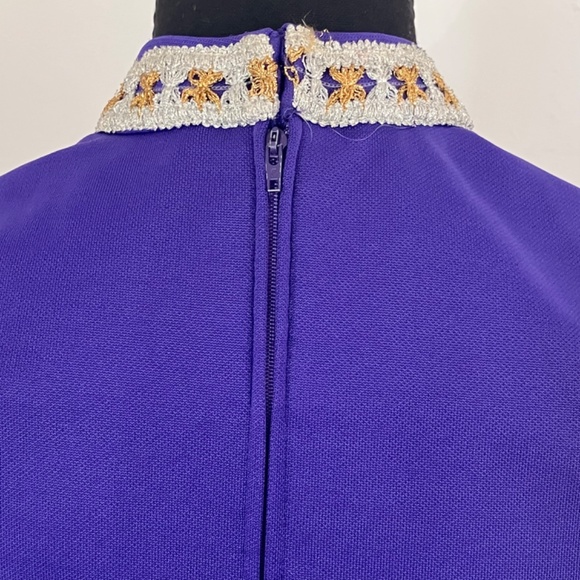 1960s Royal Purple vintage dress with gold and silver metallic threading - Picture 13 of 14